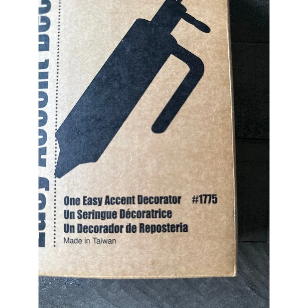 The Pampered Chef Easy Accent Decorator Kit #1775